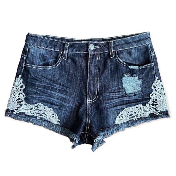 Almost Famous Dark Stretch Denim  Crochet Lace Fray Hem Shorts 11 - Picture 1 of 9